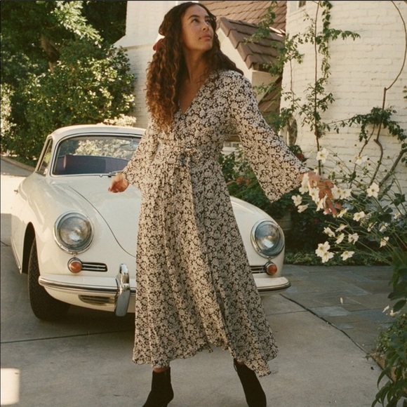 Doen Dresses & Skirts - Doen Augusta wrap dress xs